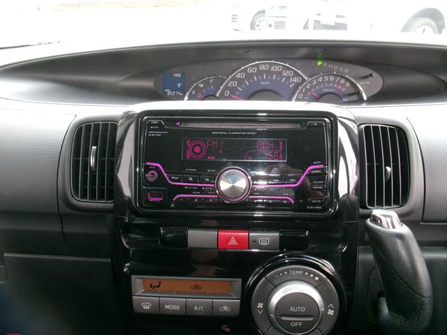 DAIHATSU TANTO 2013 Image 31