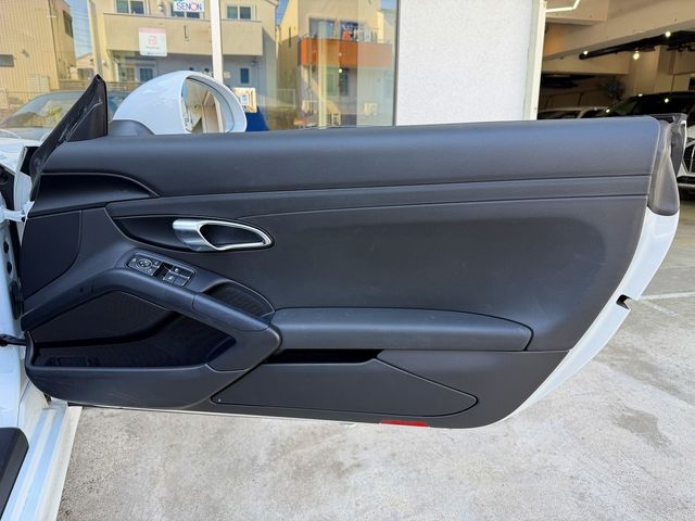 PORSCHE BOXSTER 2016 Image 31