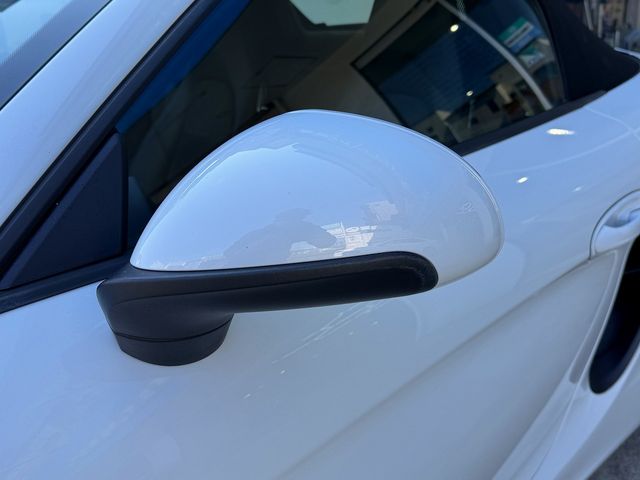 PORSCHE BOXSTER 2016 Image 31