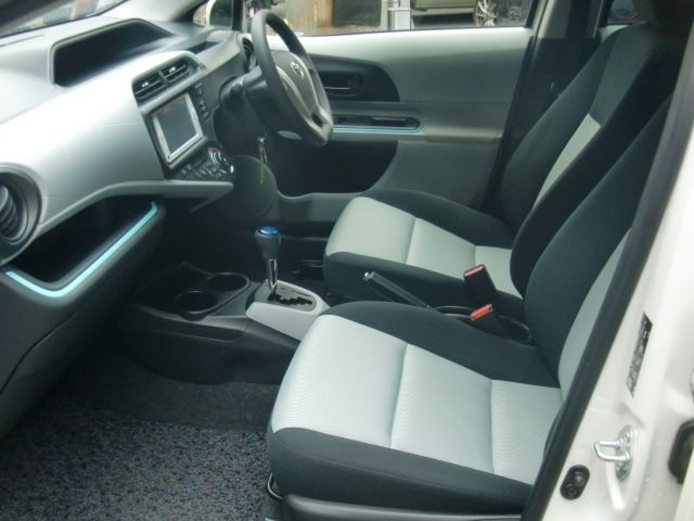 TOYOTA AQUA 2013 Image 31