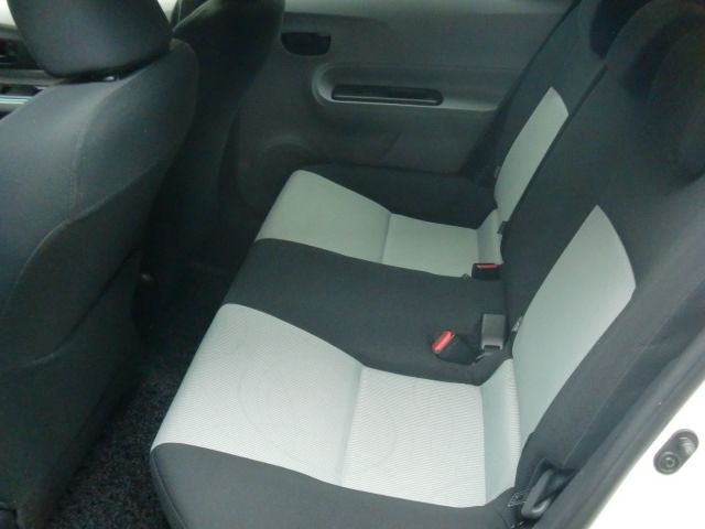 TOYOTA AQUA 2013 Image 31