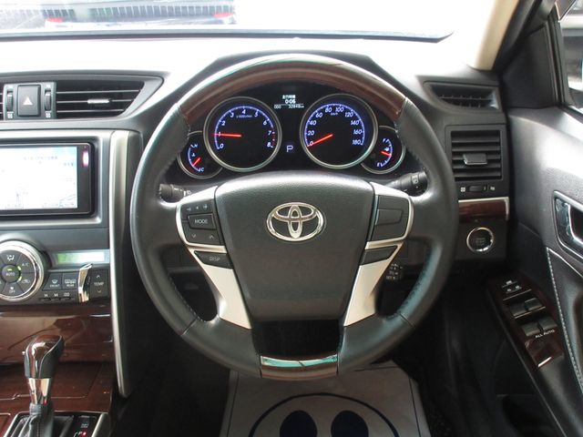 TOYOTA MARK X 2012 Image 31