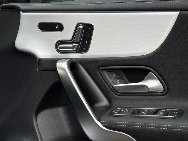 MERCEDES BENZ A CLAS 2026 Image 31