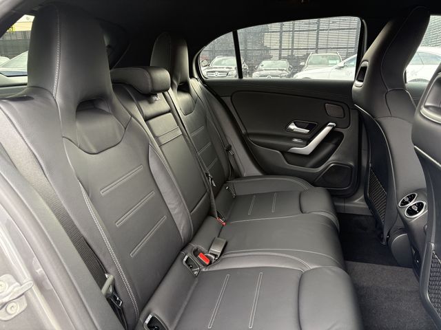 MERCEDES BENZ A CLAS 2026 Image 31