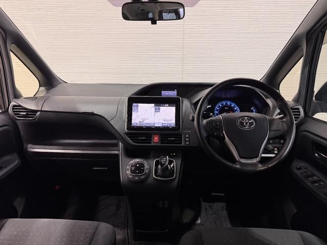 TOYOTA VOXY HYBRID 2015 Image 31