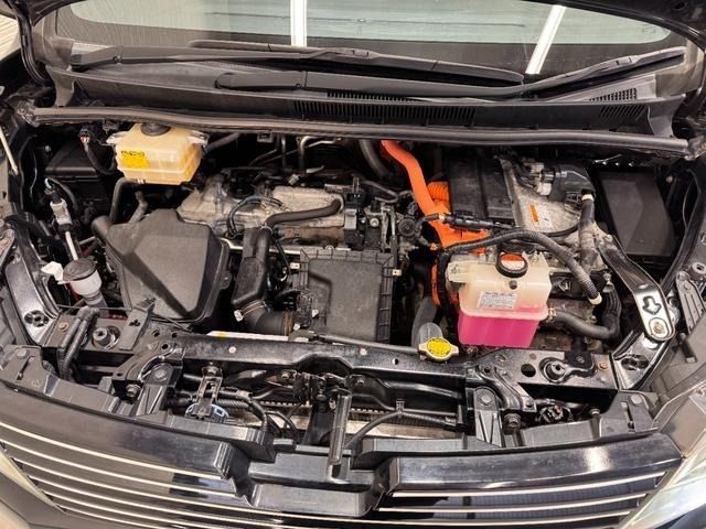 TOYOTA VOXY HYBRID 2015 Image 31