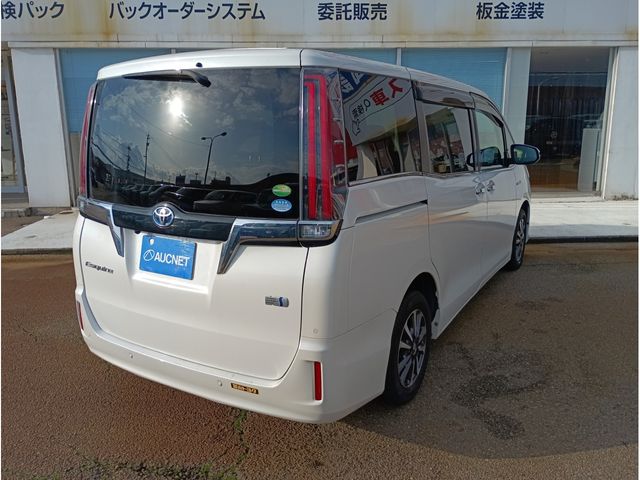 TOYOTA ESQUIRE HYBRID 2019 Image 31