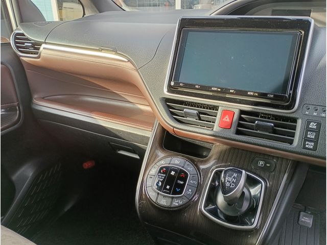 TOYOTA ESQUIRE HYBRID 2019 Image 31