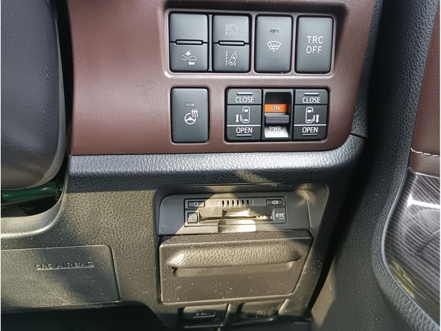 TOYOTA ESQUIRE HYBRID 2019 Image 31