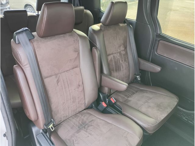 TOYOTA ESQUIRE HYBRID 2019 Image 31