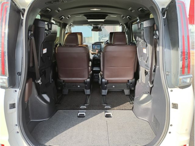 TOYOTA ESQUIRE HYBRID 2019 Image 31