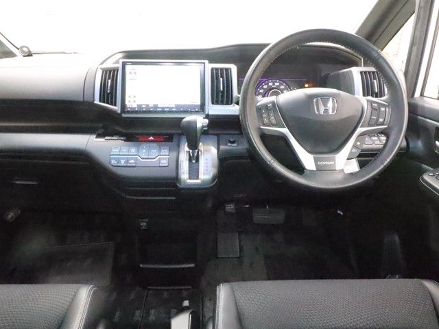 HONDA STEPWAGON SPADA 2013 Image 31