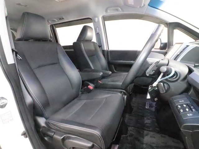 HONDA STEPWAGON SPADA 2013 Image 31