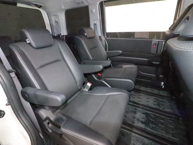 HONDA STEPWAGON SPADA 2013 Image 31