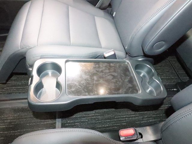 TOYOTA VELLFIRE  HYBRID 4WD 2021 Image 31