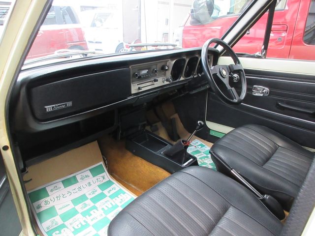 NISSAN SUNNY SEDAN 1972 Image 31