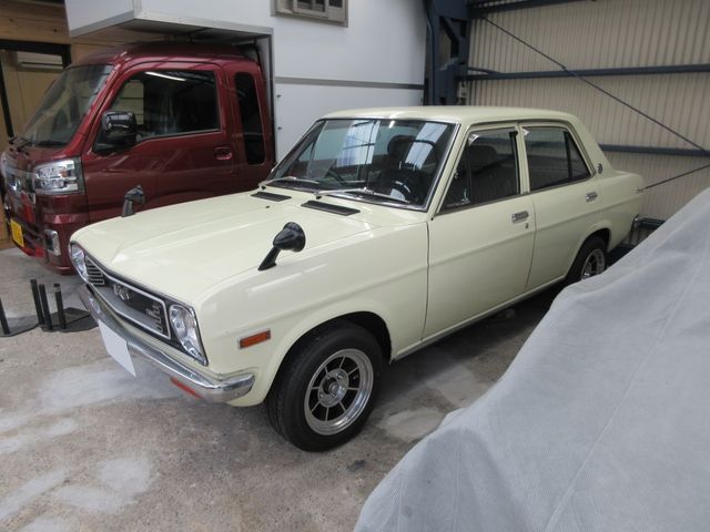 NISSAN SUNNY SEDAN 1972 Image 31