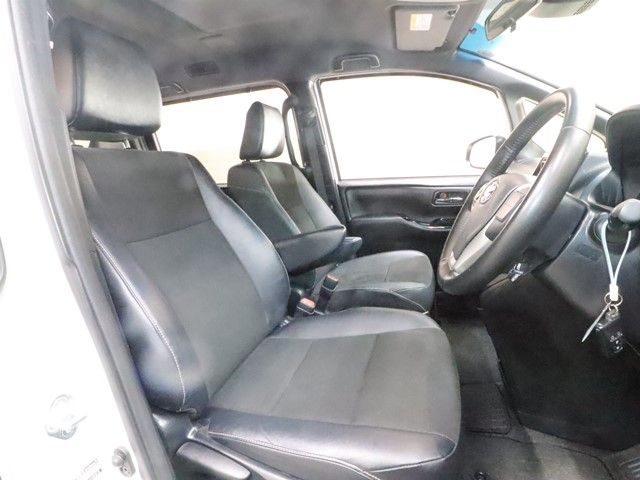 TOYOTA NOAH 2018 Image 31