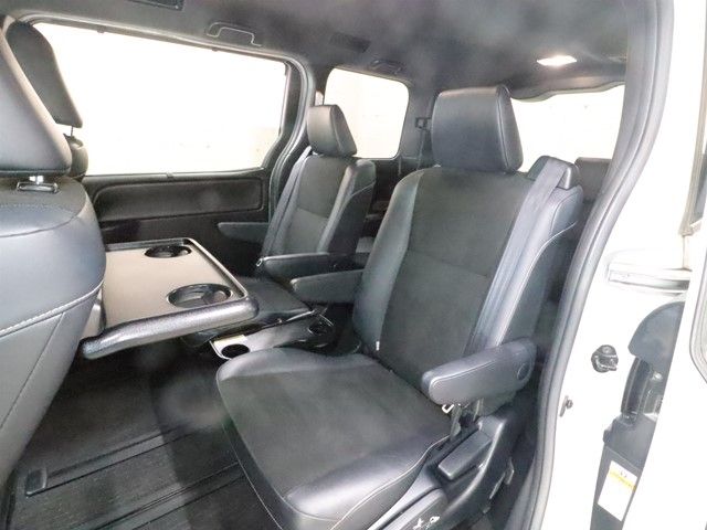 TOYOTA NOAH 2018 Image 31
