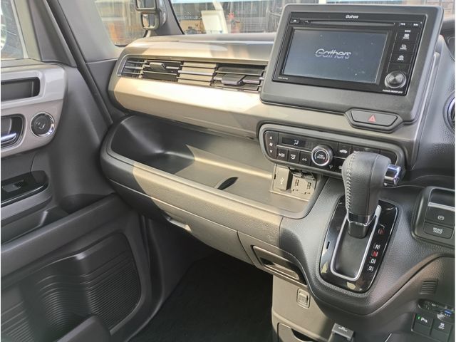 HONDA N BOX CUSTOM 2023 Image 31