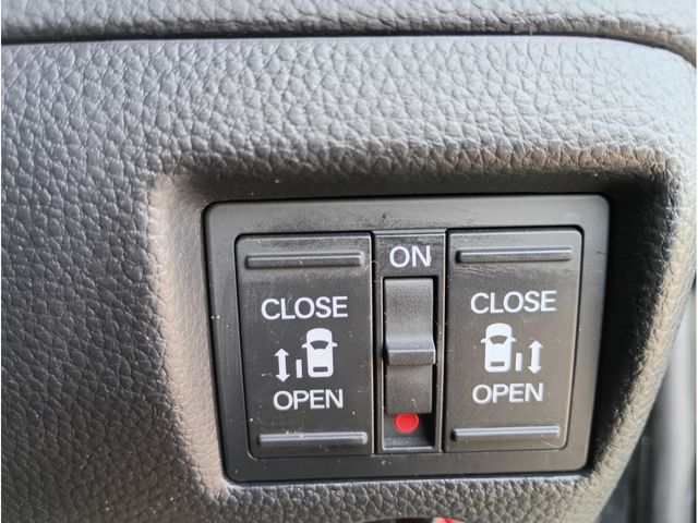 HONDA N BOX CUSTOM 2023 Image 31