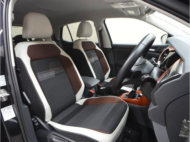 VOLKSWAGEN T-CROSS 2020 Image 31