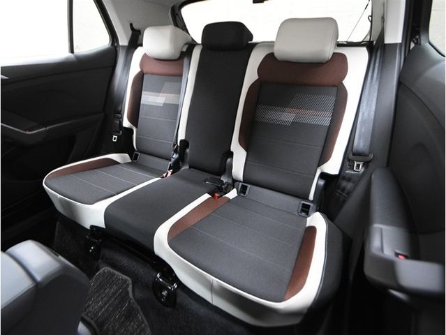 VOLKSWAGEN T-CROSS 2020 Image 31