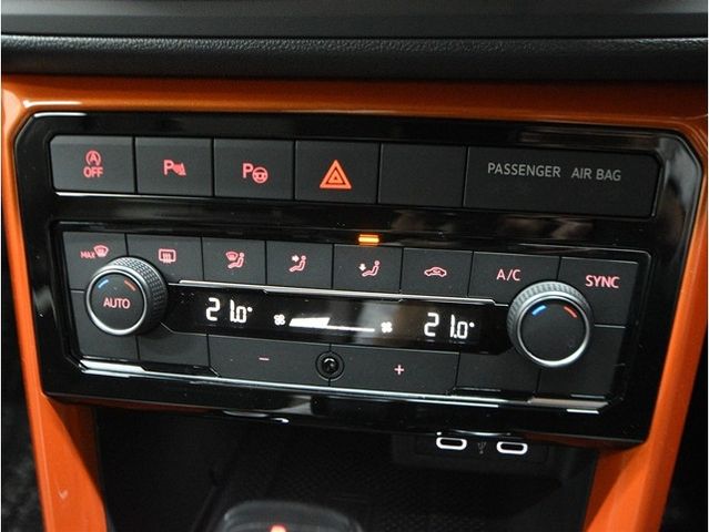 VOLKSWAGEN T-CROSS 2020 Image 31