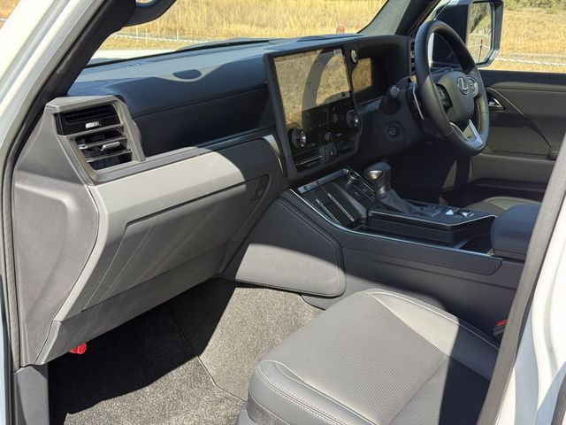 TOYOTA LEXUS GX550 2025 Image 31