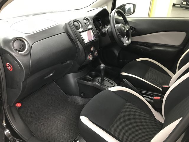 NISSAN NOTE 2017 Image 31