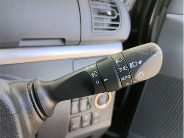 DAIHATSU TANTO CUSTOM 2017 Image 31