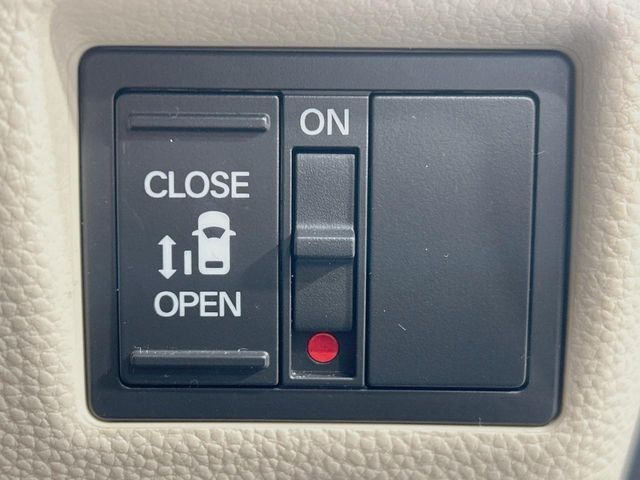 HONDA N BOX 2018 Image 31