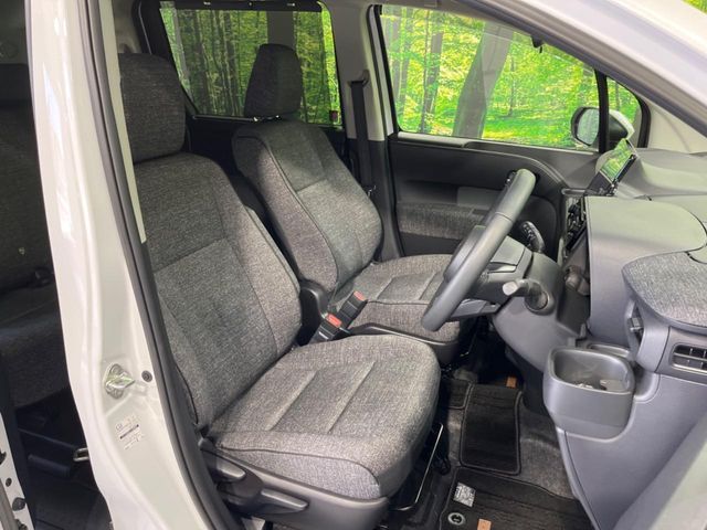 TOYOTA SIENTA HYBRID 2024 Image 31