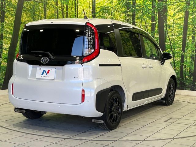 TOYOTA SIENTA HYBRID 2024 Image 31