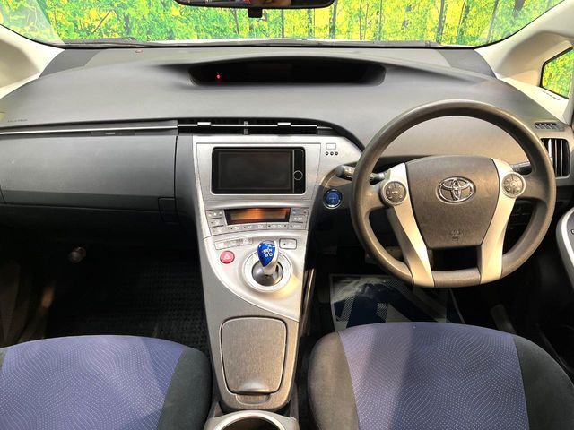 TOYOTA PRIUS 2013 Image 31