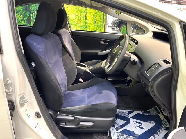 TOYOTA PRIUS 2013 Image 31
