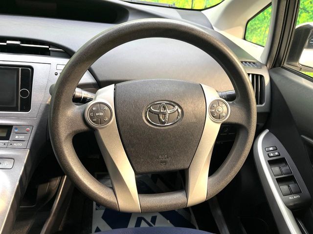 TOYOTA PRIUS 2013 Image 31