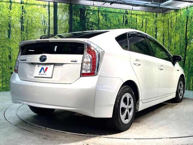 TOYOTA PRIUS 2013 Image 31