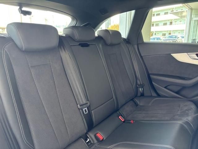 AUDI A4 AVANT 2023 Image 31