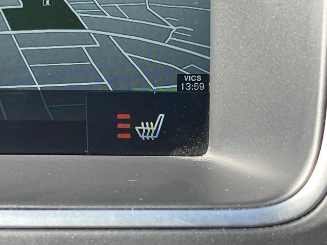 VOLVO V40 2015 Image 31