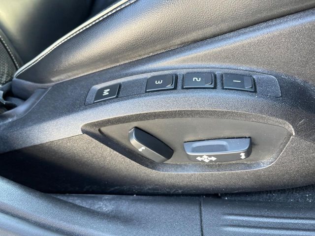 VOLVO V40 2015 Image 31