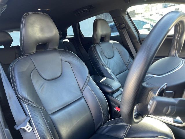 VOLVO V40 2015 Image 31