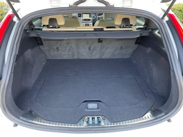 VOLVO V60 2017 Image 31