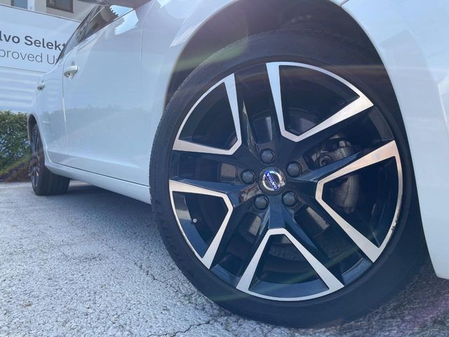 VOLVO V60 2017 Image 31