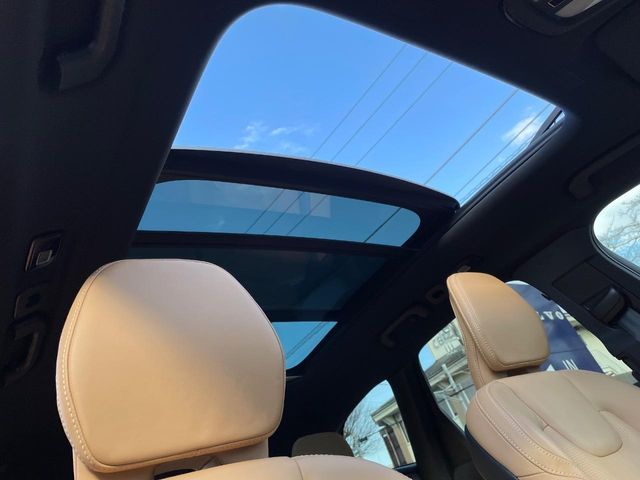 VOLVO XC60 2022 Image 31