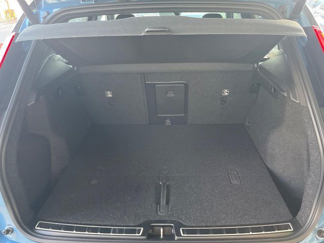VOLVO XC40 2023 Image 31