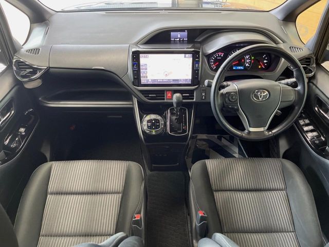 TOYOTA VOXY 2018 Image 31