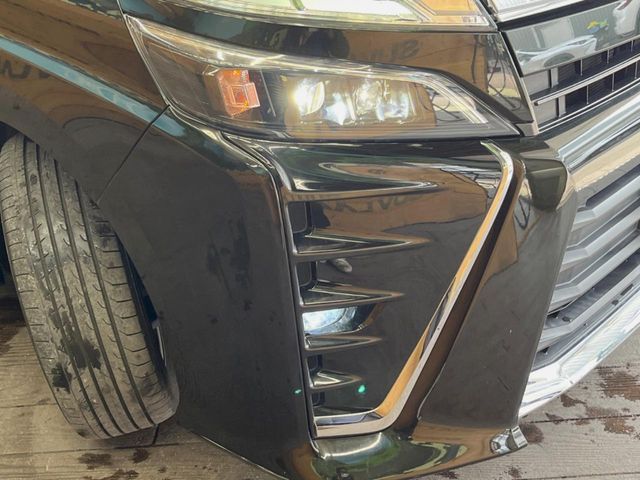 TOYOTA VOXY 2018 Image 31