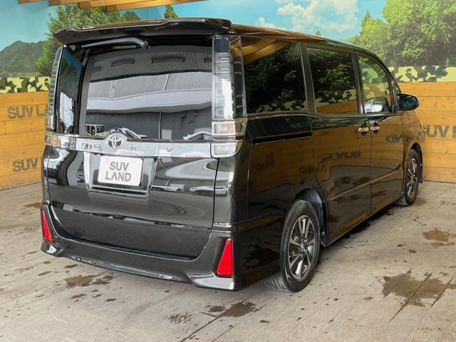 TOYOTA VOXY 2018 Image 31