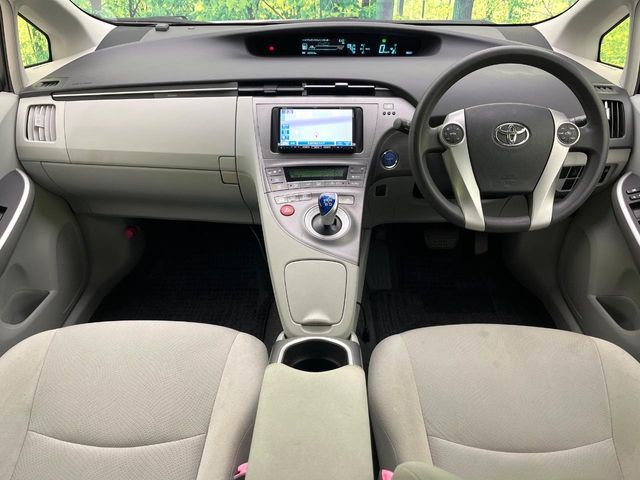 TOYOTA PRIUS 2013 Image 31